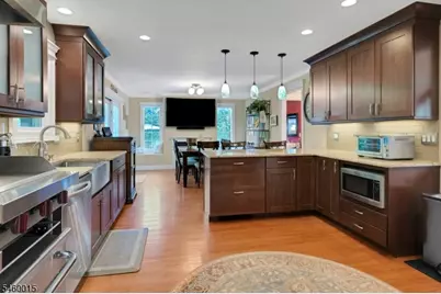 1 Fleetwood Ave, Fairfield, NJ 07004 - Photo 9