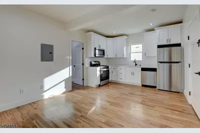 135 Forest St #2R, Montclair, NJ 07042 - Photo 5