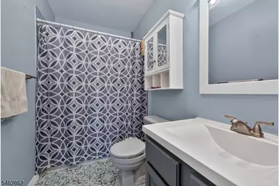 29 Olive Ct, Raritan Township, NJ 08822 - Photo 11