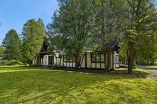 2 Twinbrooks Trail, Chester, NJ 07930 - Photo 3