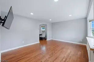 635 Robinson Terrace, Union Township, NJ 07083 - Photo 3