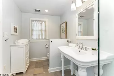 9 Garthwaite Ter, Maplewood, NJ 07040 - Photo 25