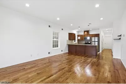 28 Davis St, Harrison, NJ 07029 - Photo 3