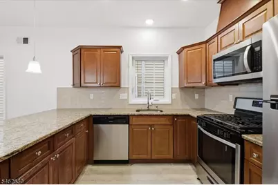 28 Davis St, Harrison, NJ 07029 - Photo 7
