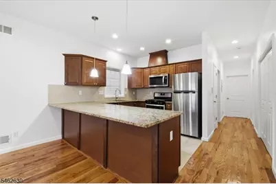 28 Davis St, Harrison, NJ 07029 - Photo 5