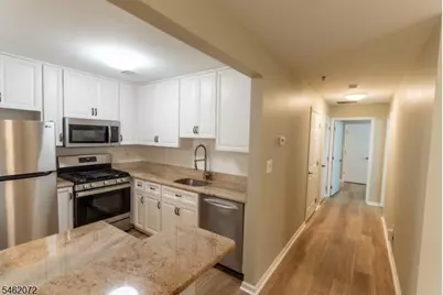 207 Cambridge Ct, Clifton, NJ 07014 - Photo 9