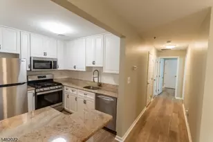 207 Cambridge Ct, Clifton, NJ 07014 - Photo 9