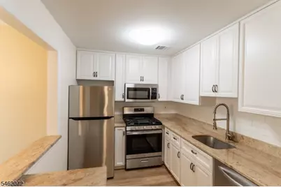 207 Cambridge Ct, Clifton, NJ 07014 - Photo 7