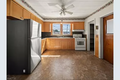 411 Hazel St, Clifton, NJ 07011 - Photo 25