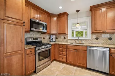 926 Steib Ter, Union Township, NJ 07083 - Photo 7