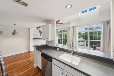 135 Riverwalk Way #135, Clifton, NJ 07014 - Photo 5