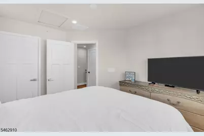 246 Kiln Dr, Aberdeen Township, NJ 07721 - Photo 15