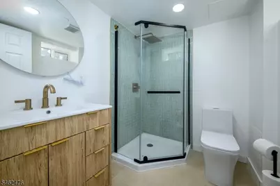 160 Clairmont Ter, Orange, NJ 07050 - Photo 17