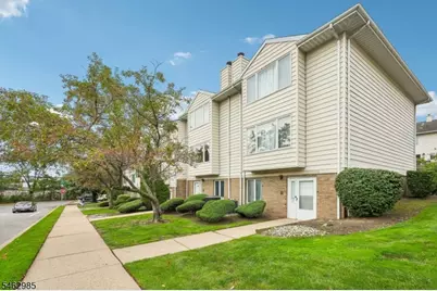 33 Aycrigg Ave, Passaic, NJ 07055 - Photo 3