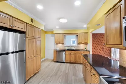 24 Fleetwood Dr, Rockaway Township, NJ 07866 - Photo 7