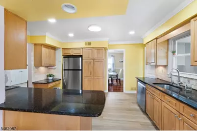 24 Fleetwood Dr, Rockaway Township, NJ 07866 - Photo 9