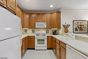 151 Victoria Dr, Bridgewater, NJ 08807 - Photo 5