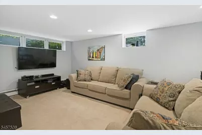 33 Douglas Dr, Montville Township, NJ 07082 - Photo 23