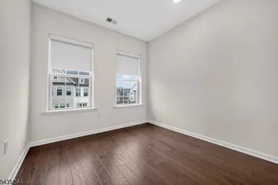 18 Cortland Ct, Livingston, NJ 07039 - Photo 29
