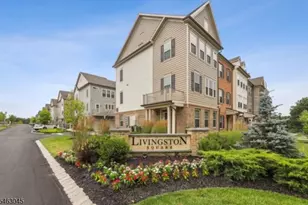 18 Cortland Ct, Livingston, NJ 07039 - Photo 1