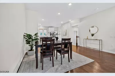 18 Cortland Ct, Livingston, NJ 07039 - Photo 11