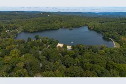 42 Fayson Lake Rd, Kinnelon, NJ 07405 - Photo 37