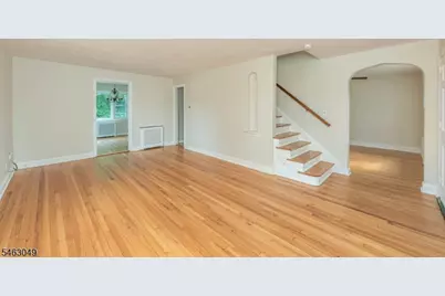 38 Avondale Ave, Clifton, NJ 07013 - Photo 9