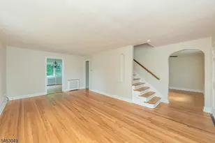 38 Avondale Ave, Clifton, NJ 07013 - Photo 9