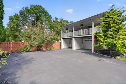 7 Crest Dr, East Hanover Township, NJ 07936 - Photo 3