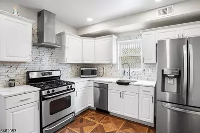37 Emmet St, Newark, NJ 07114 - Photo 9