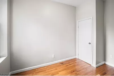 37 Emmet St, Newark, NJ 07114 - Photo 17