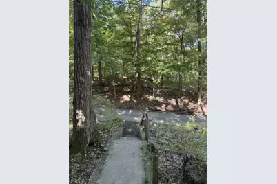 21 Gorge Dr, Wanaque, NJ 07420 - Photo 9