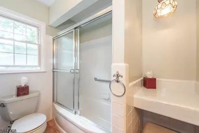 121 Bender Dr, Clifton, NJ 07013 - Photo 15
