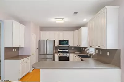 2101 Neville Ct, Franklin Township, NJ 08873 - Photo 7