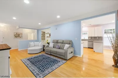 2101 Neville Ct, Franklin Township, NJ 08873 - Photo 3
