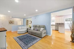 2101 Neville Ct, Franklin Township, NJ 08873 - Photo 3