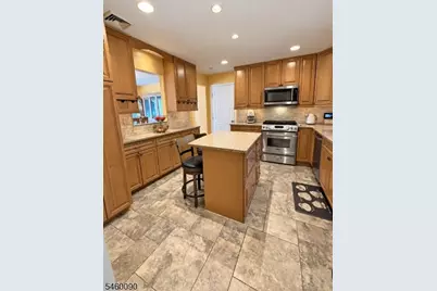 4 Eckhardt Cir, Montville Township, NJ 07045 - Photo 3