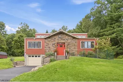 4 Spring Ln, Washington Township, NJ 07853 - Photo 3