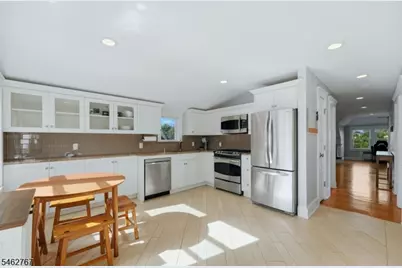 16 Munn St #3, Montclair, NJ 07042 - Photo 7