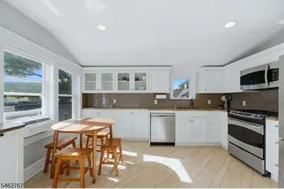 16 Munn St #3, Montclair, NJ 07042 - Photo 9