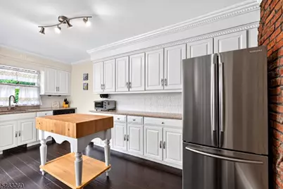 31 Freeman Pl, Nutley, NJ 07110 - Photo 11