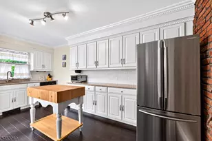 31 Freeman Pl, Nutley, NJ 07110 - Photo 11