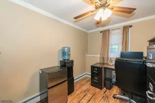 33 Lakeside Ave, Bloomingdale, NJ 07403 - Photo 31