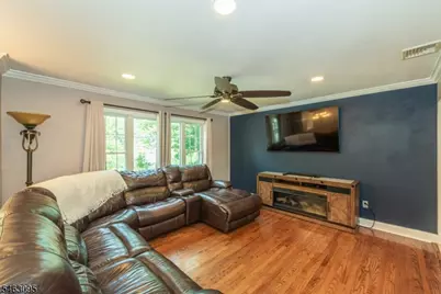 33 Lakeside Ave, Bloomingdale, NJ 07403 - Photo 5
