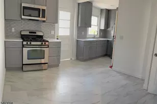 160 E Kinney St Unit, Newark, NJ 07105 - Photo 9