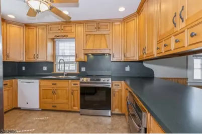 123 New St, Cranford Township, NJ 07016 - Photo 9