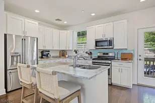 908 Parkview Ln, Rockaway Township, NJ 07866 - Photo 11