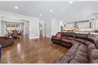 16 Stuyvesant Ct, Clifton, NJ 07013 - Photo 15