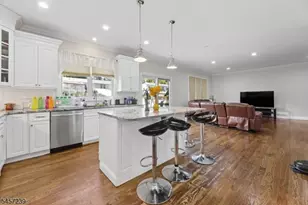 16 Stuyvesant Ct, Clifton, NJ 07013 - Photo 9