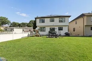16 Stuyvesant Ct, Clifton, NJ 07013 - Photo 5
